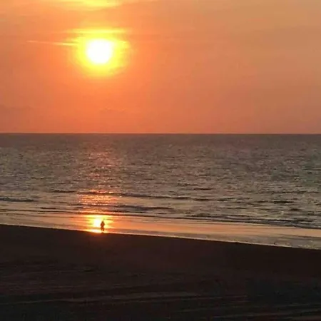 Near Belgian Coast With Sea View Apartmán *